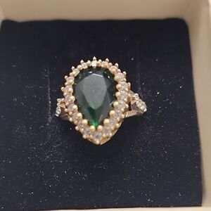 925 Elegant Green Teardrop Ring with Gold Detailing Sultan HURREM